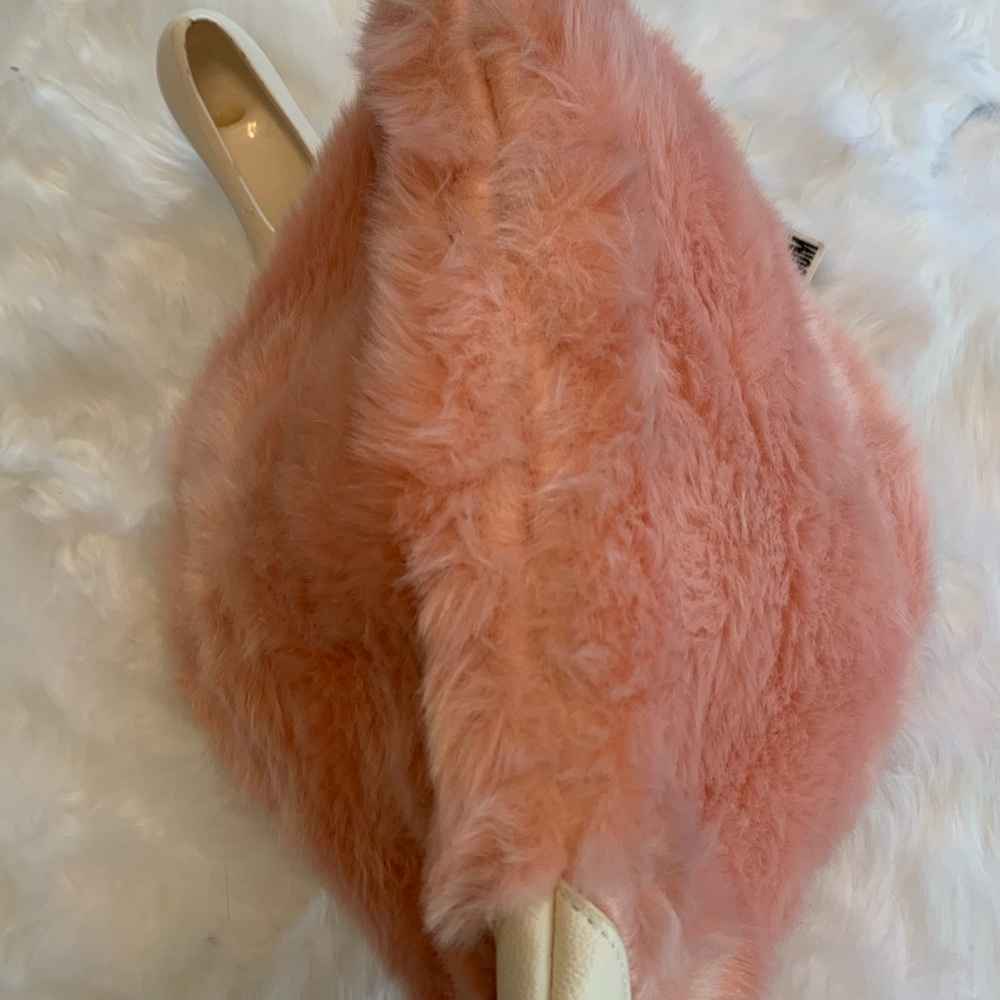 JOYRICH pink Faux fur fluffy zippered clutch, toiletries bag NWT w/golde… - Picture 10 of 13